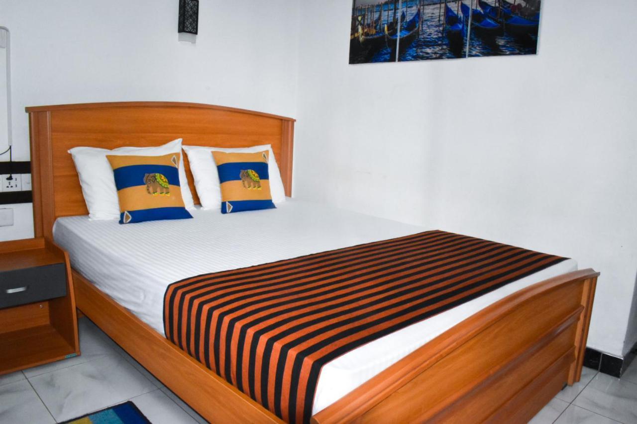 Myr-O Homestay Kombichankulama Extérieur photo