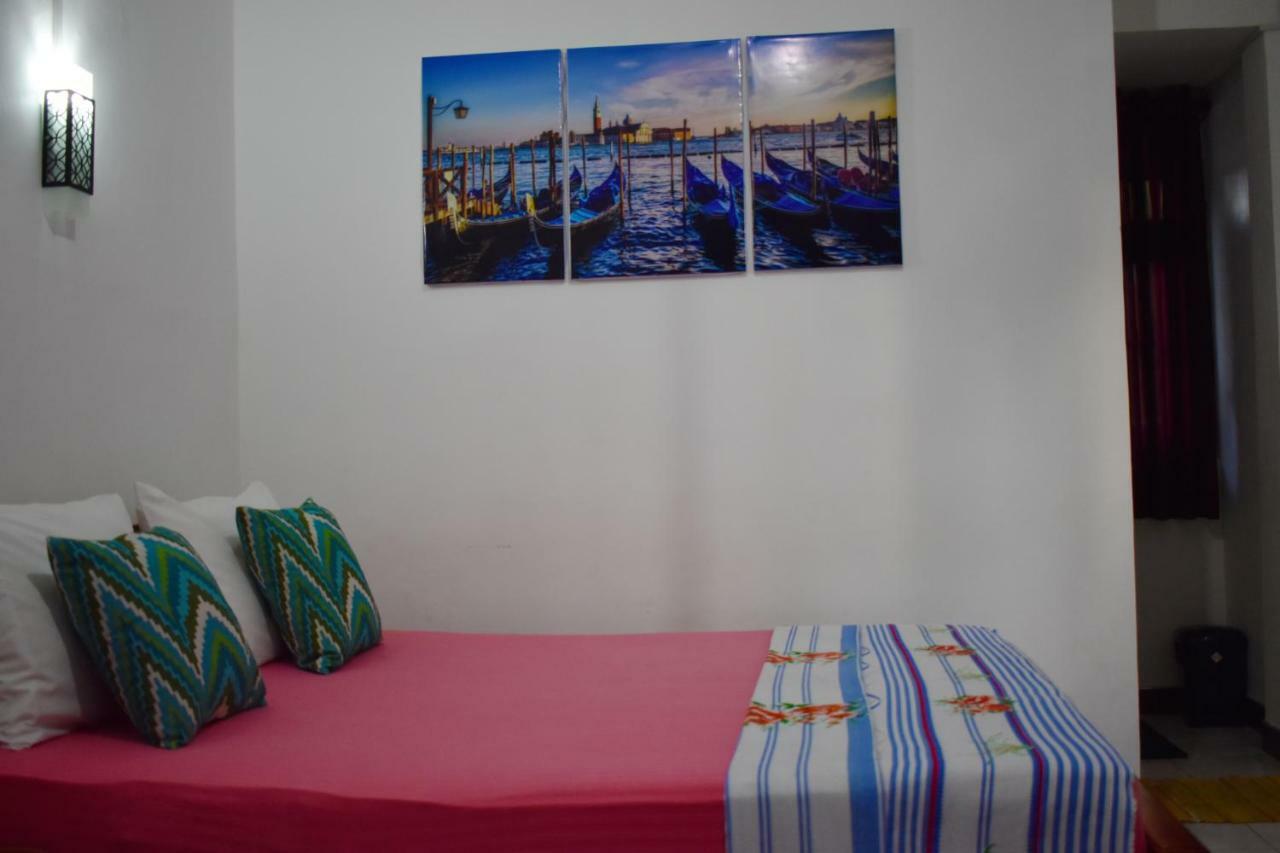 Myr-O Homestay Kombichankulama Extérieur photo