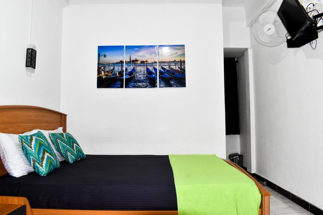 Myr-O Homestay Kombichankulama Extérieur photo